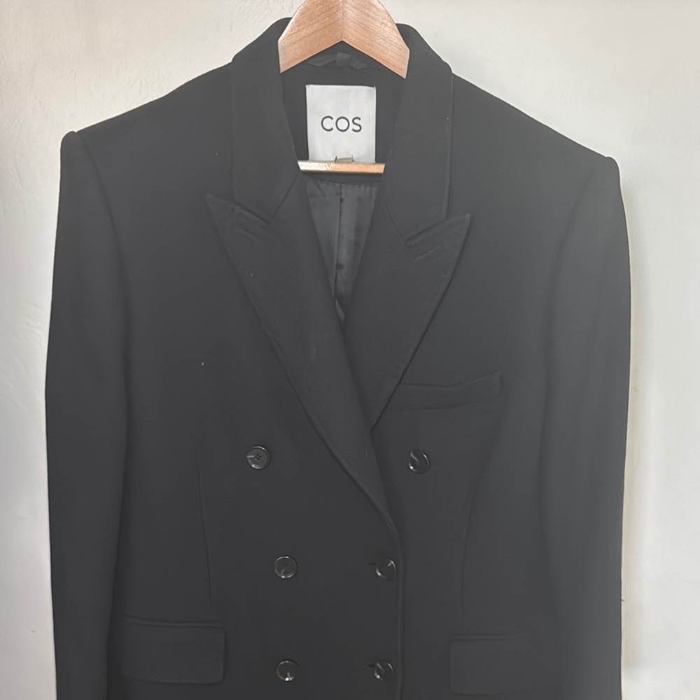 COS Women’s Double-Breasted Wool Coat